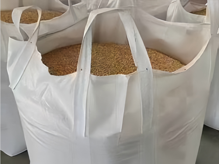 What are the industrial uses of four-hang large-opening flat-bottom bags?